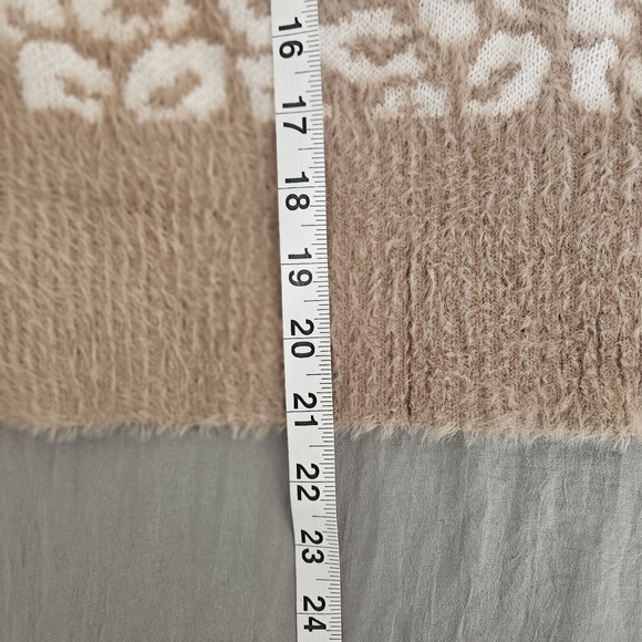 Jessica Simpson Women's Fuzzy Sweater Vest Leopard Pattern - Picture 13 of 13